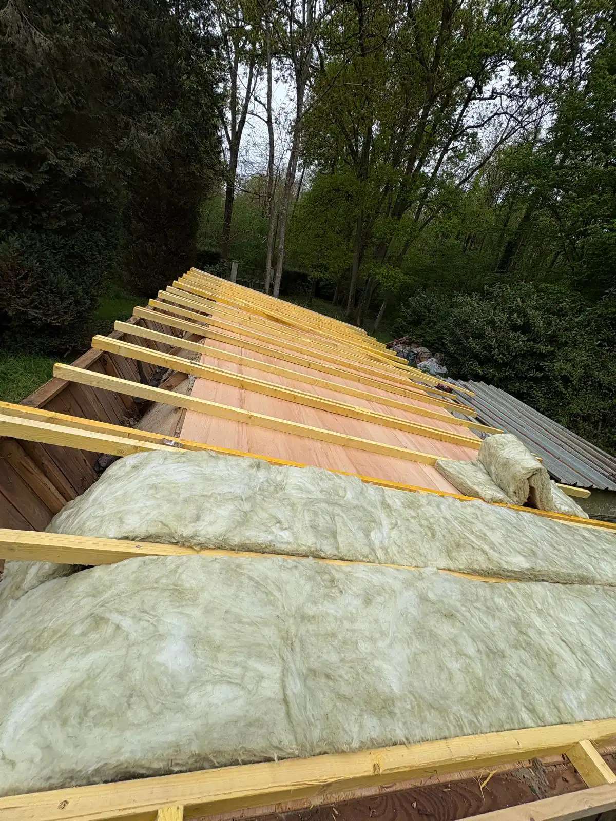 réfection & pose de laine de verre sur une toiture existante
